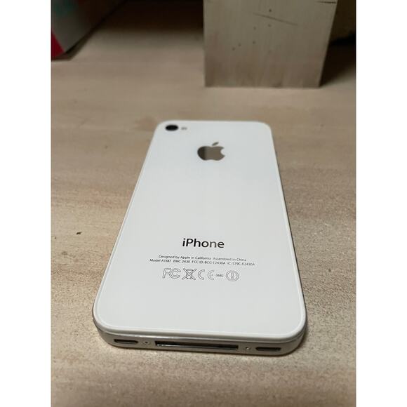 Apple iPhone4s a1387 16 GB White Unlocked Reset boxed Model MD277LL/A cell phone - Picture 12 of 16